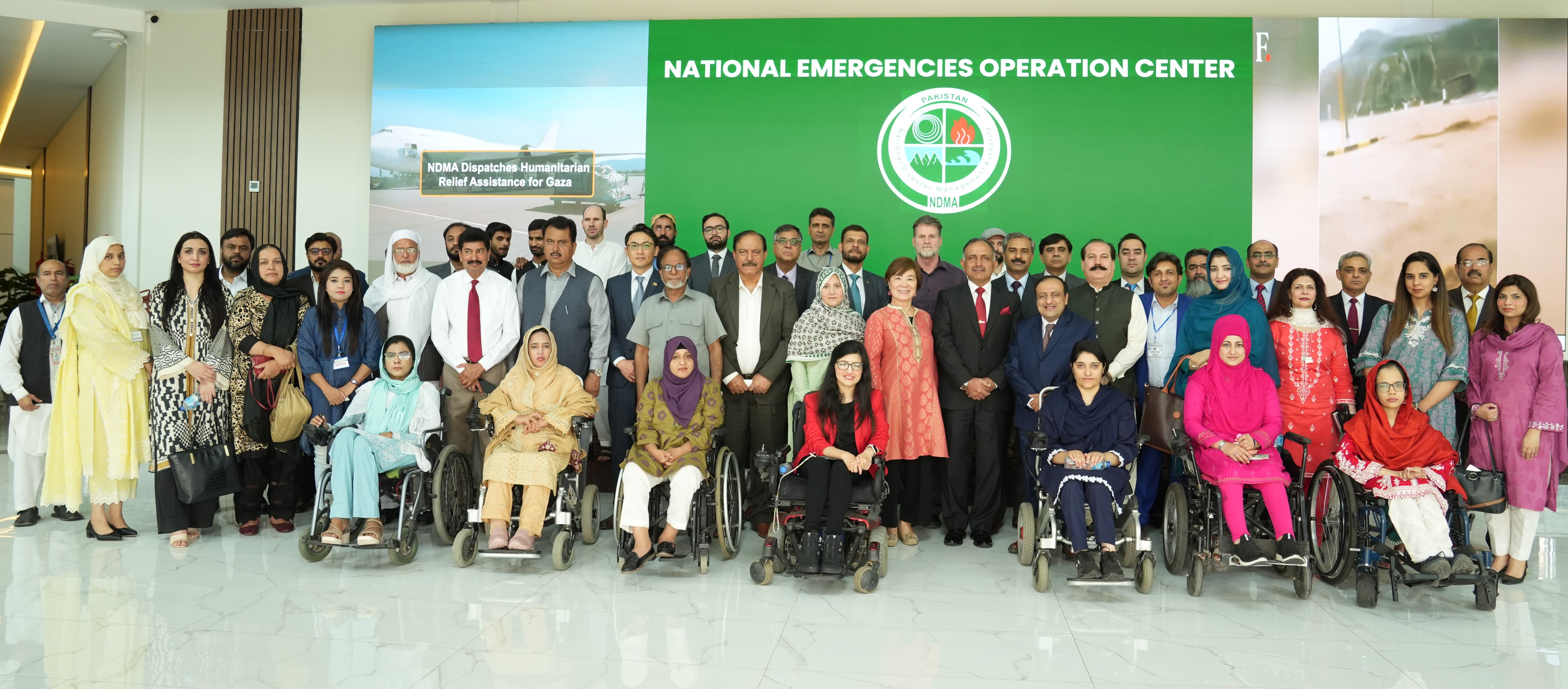 03-05-2024, Islamabad: Group Photo: Chairman NDMA Lt Gen Inam Haider Malik with representatives of UNESCAP & STEP at NEOC, NDMA HQs